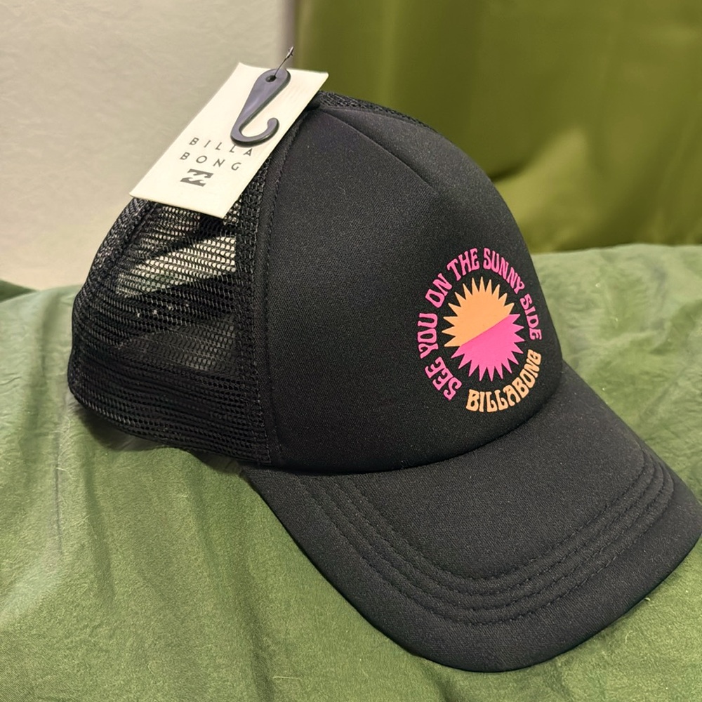 Adorable Billabong hat for summer! New with tags!